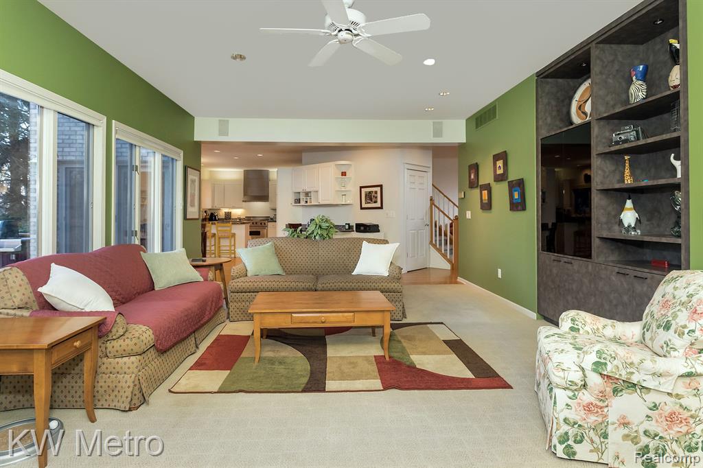 685 TRINWAY Drive, Troy, MI 48085 — Photo 21