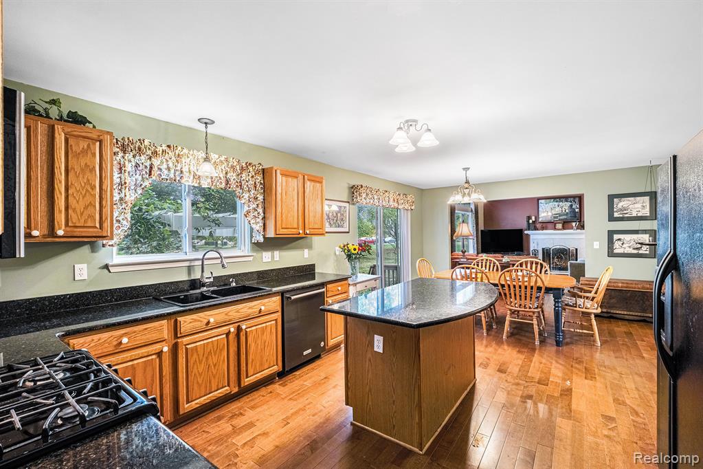8488 Grand View Drive, Grand Blanc, MI 48439 — Photo 10