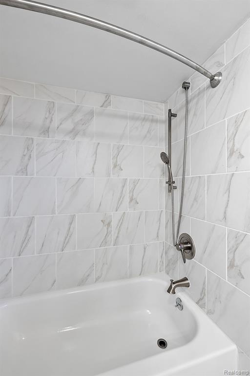4126 BERKSHIRE Road, Royal Oak, MI 48073 — Photo 25