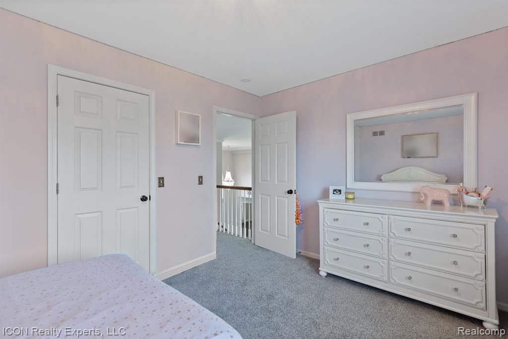 51874 EMIL Drive, Macomb, MI 48042 — Photo 32