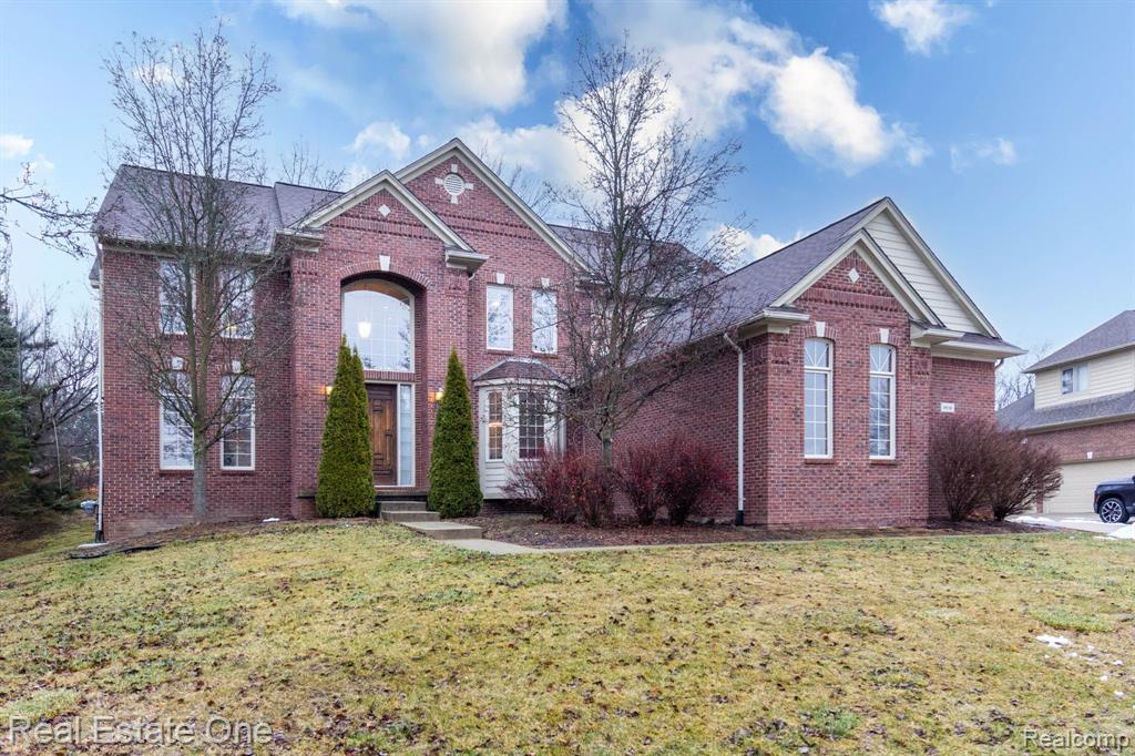 6536 Chatham Circle, Rochester Hills, MI 48306 — front exterior
