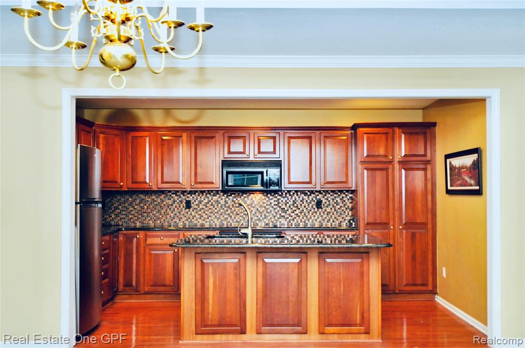 26 Pointe Park Place, 303, Grosse Pointe Park, MI 48230 — Photo 14