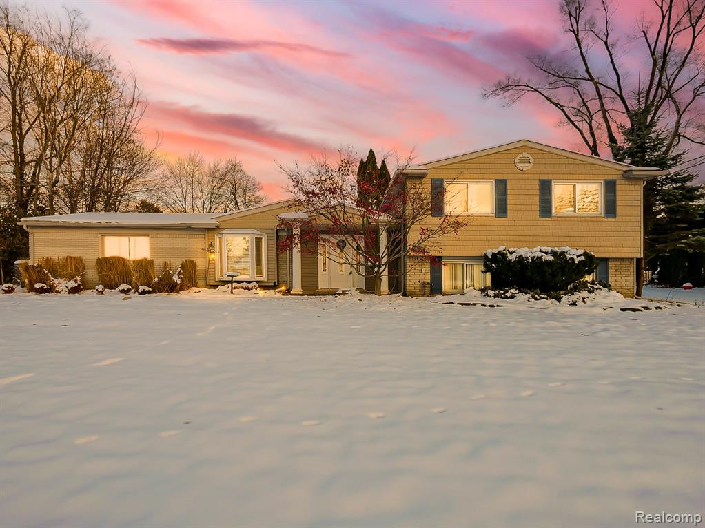 3730 Eastbourne Drive, Troy, MI 48084