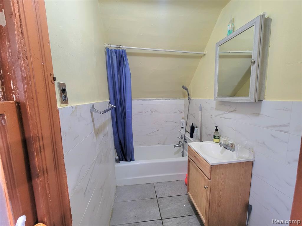 2282 Poland Street, Hamtramck, MI 48212 — Photo 17