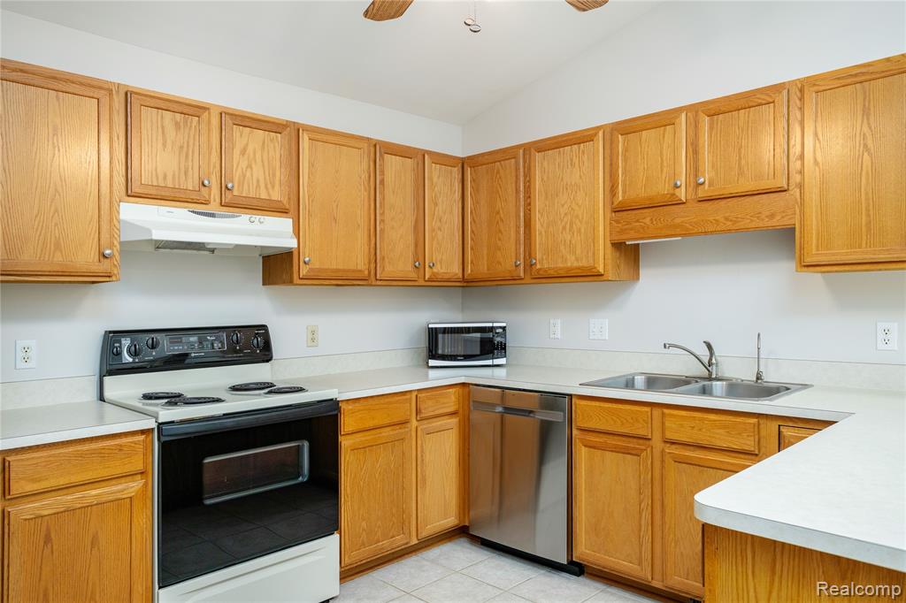7566 Radcliffe, Brighton, MI 48114 — Photo 19