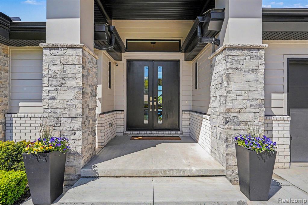 7020 Driftwood Drive, Fenton, MI 48430 — Photo 13