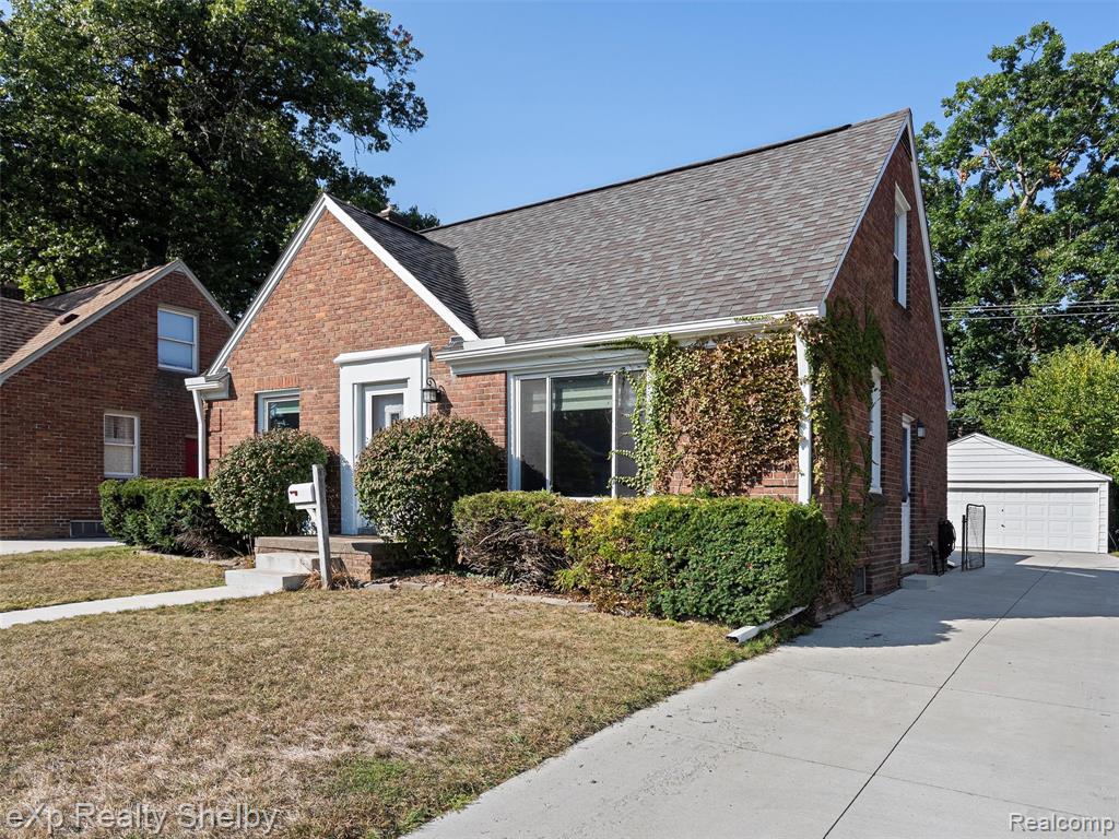 606 Catalpa Drive, Royal Oak, MI 48067 — Photo 3