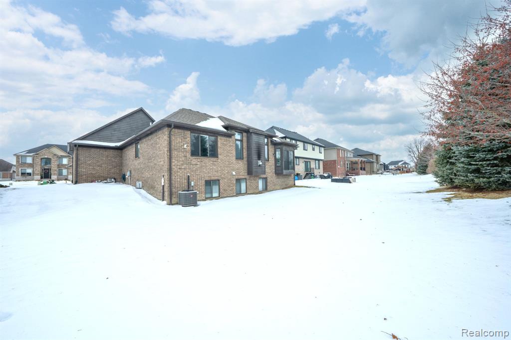 19853 Chase Drive, Macomb, MI 48042 — Photo 40