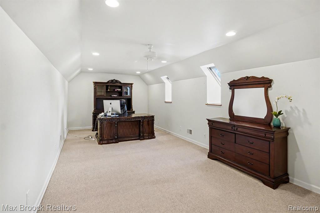 9843 Oak Valley Drive, Clarkston, MI 48348 — Photo 23