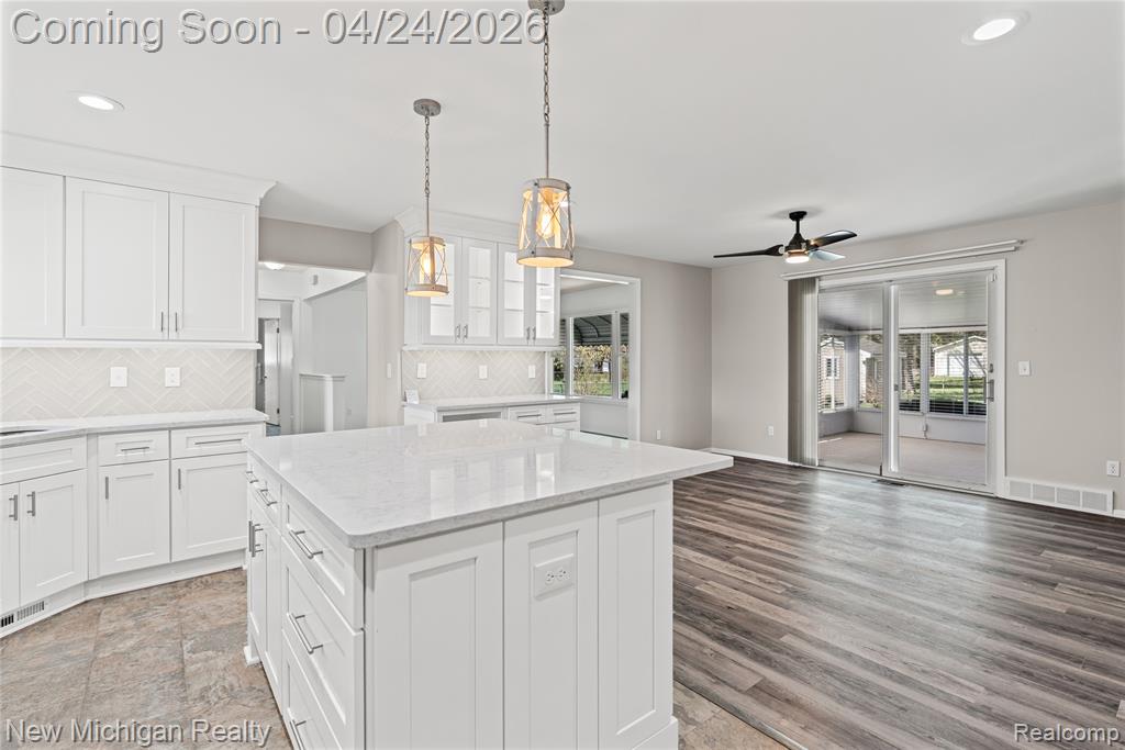 4452 Saint Martins Drive, Flint, MI 48507 — Photo 12