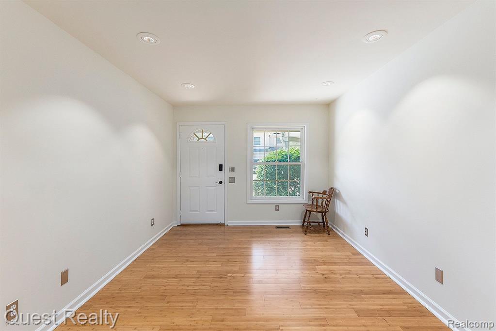 108 MAPLEGROVE Drive, Clawson, MI — Photo 5