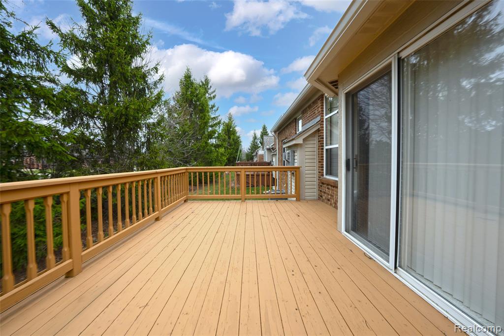 45467 Coachfort Drive, Macomb, MI 48044 — Photo 27