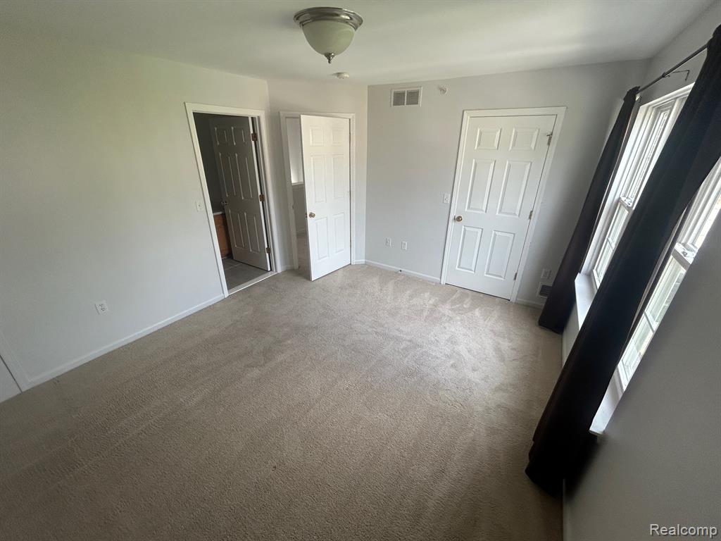 674 CHERRY ORCHARD Road, Canton, MI 48188 — Photo 21