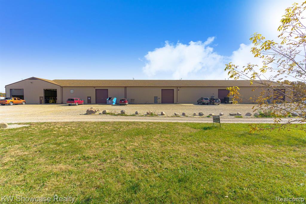 5684 E Highland Road, Howell, MI 48843 — Photo 13