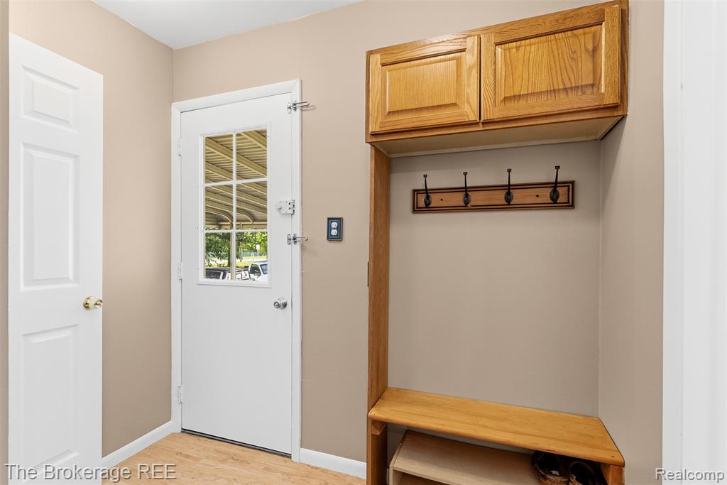 6509 Silver Lake Road, Linden, MI 48451 — Photo 22