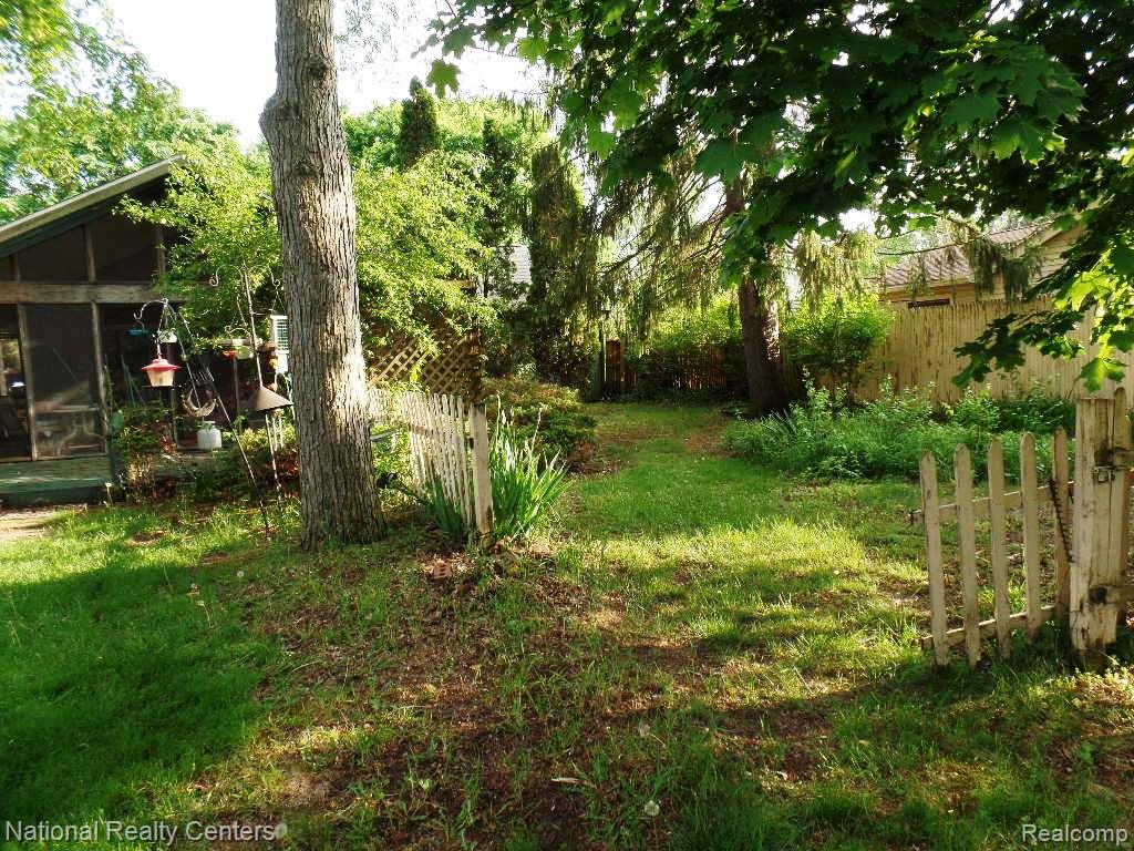 903 Burt Street, Tecumseh, MI 49286 — Photo 21