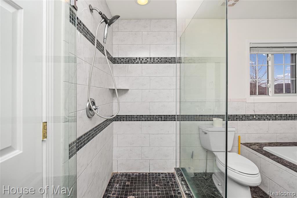 35260 Bradford Drive, New Baltimore, MI 48047 — Photo 16