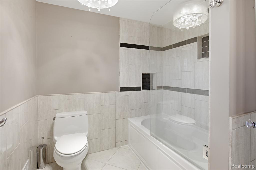 16213 Haverhill Drive, Macomb, MI 48044 — Photo 33