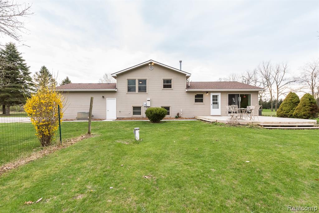 3672 W NORTH TERRITORIAL Road, Whitmore Lake, MI 48189 — Photo 4