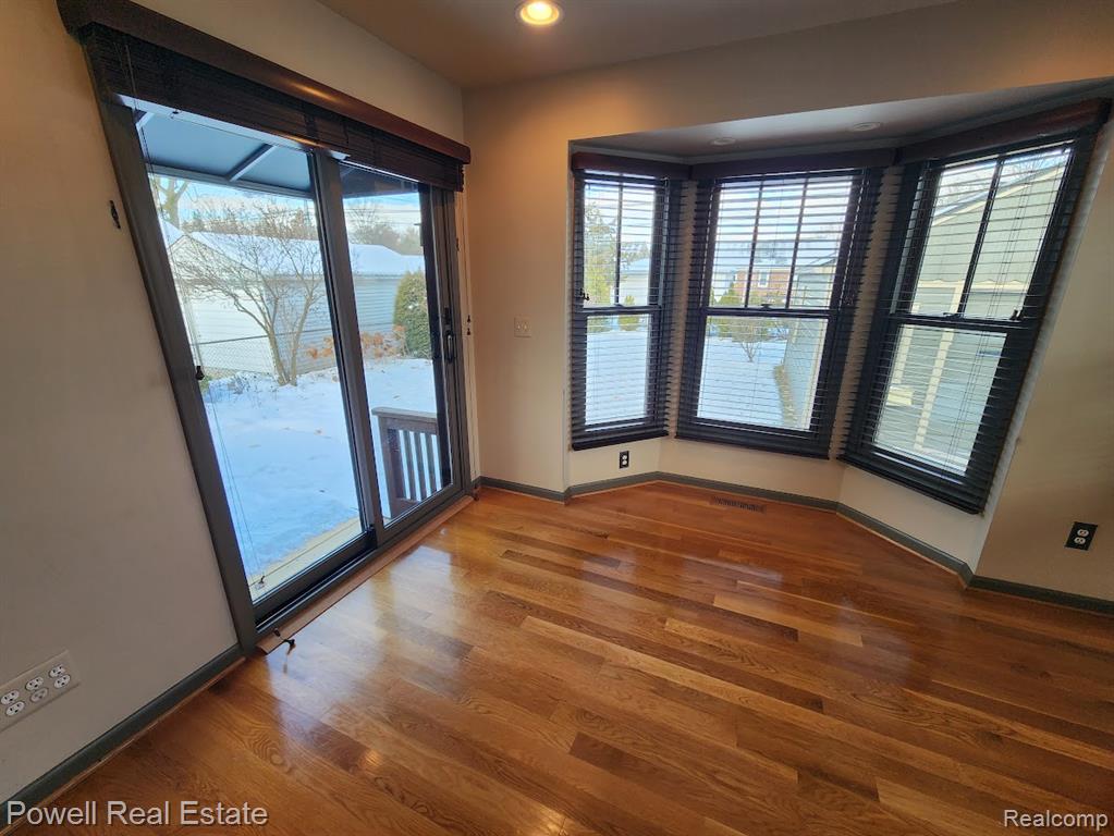 912 Cedarhill Drive, Royal Oak, MI 48067 — Photo 7