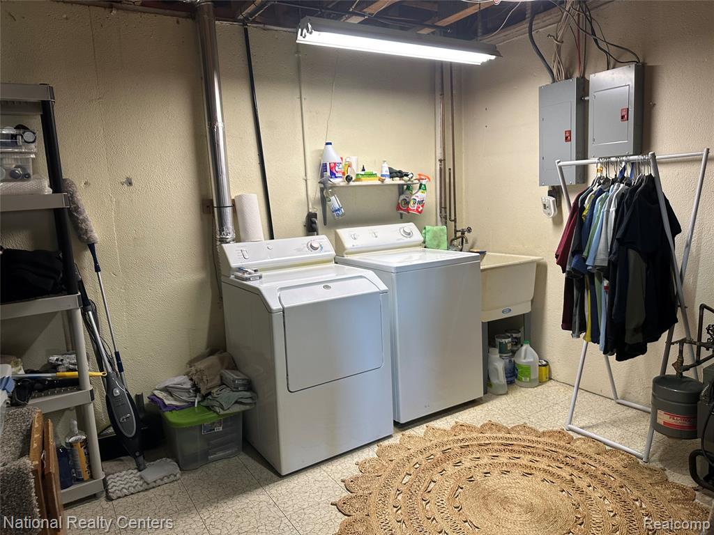 12047 Shenandoah Drive, 2, South Lyon, MI 48178 — Photo 50