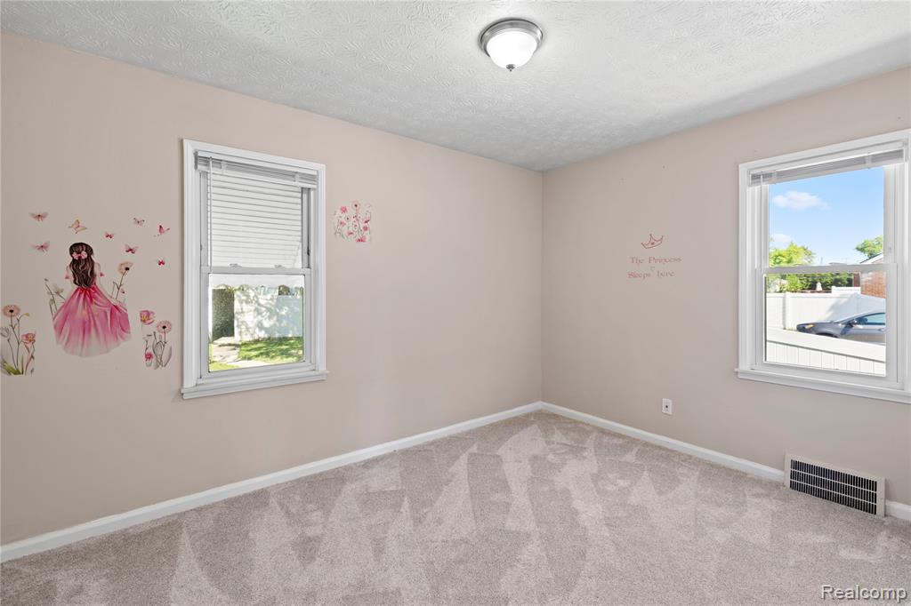 7604 Robinson Avenue, Allen Park, MI 48101 — Photo 10