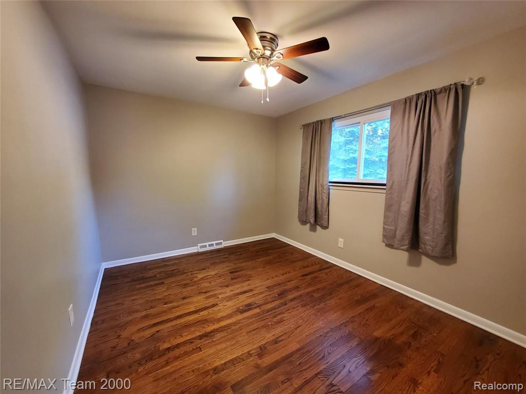 5605 MERRICK Street, Dearborn Heights, MI 48125 — Photo 8