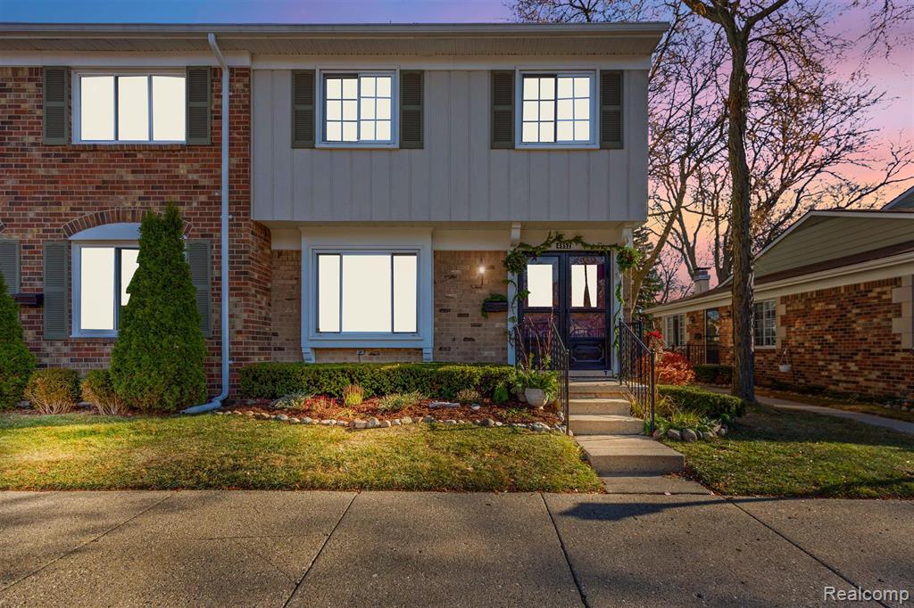 4952 Coventry Road, 315, Royal Oak, MI 48073 — front exterior