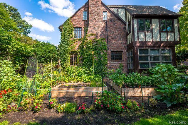 8642 HENDRIE Boulevard, Huntington Woods, MI — Photo 45