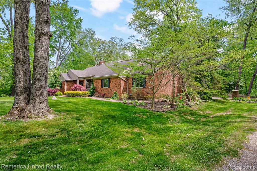 4375 Irene Drive, Howell, MI 48843 — Photo 10