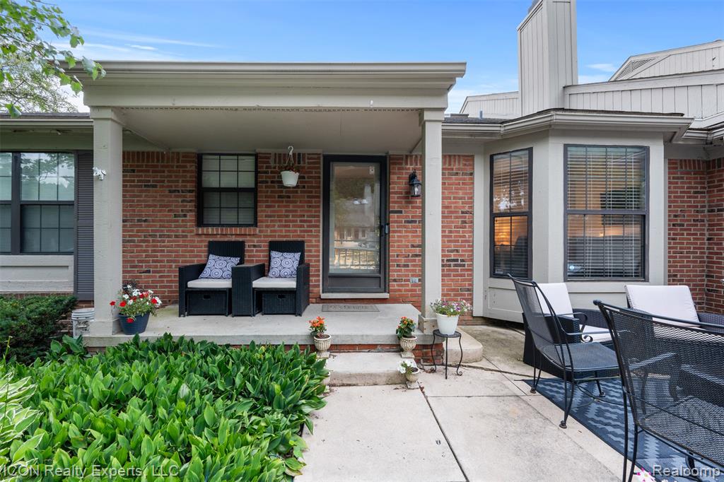 7208 Green Farm Road, 154, West Bloomfield, MI — Photo 5
