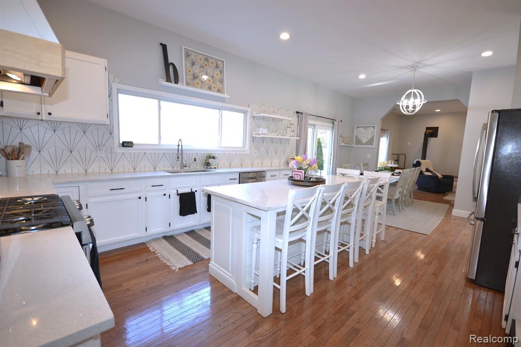 4072 W MAPLE Road, Wixom, MI — Photo 14
