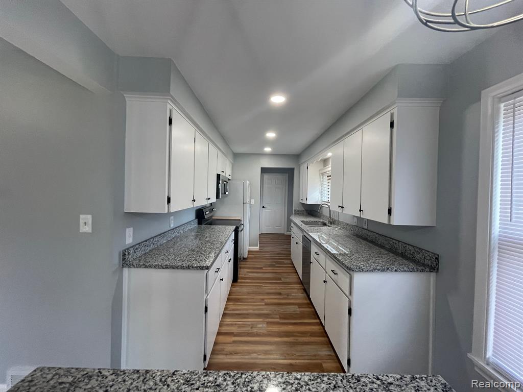 29272 ADAMS Drive, Gibraltar, MI — Photo 12