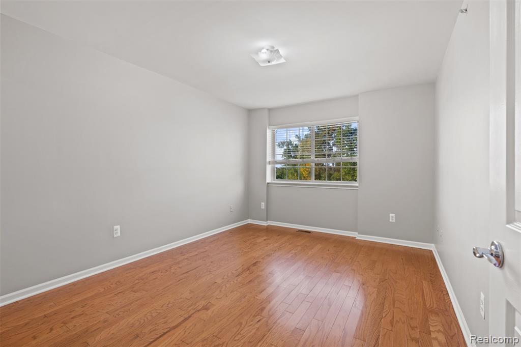 470 Old Pine Way, Walled Lake, MI 48390 — Photo 26