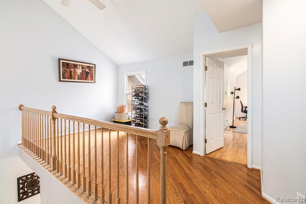5204 Royal Vale Lane, Dearborn, MI 48126 — Photo 12