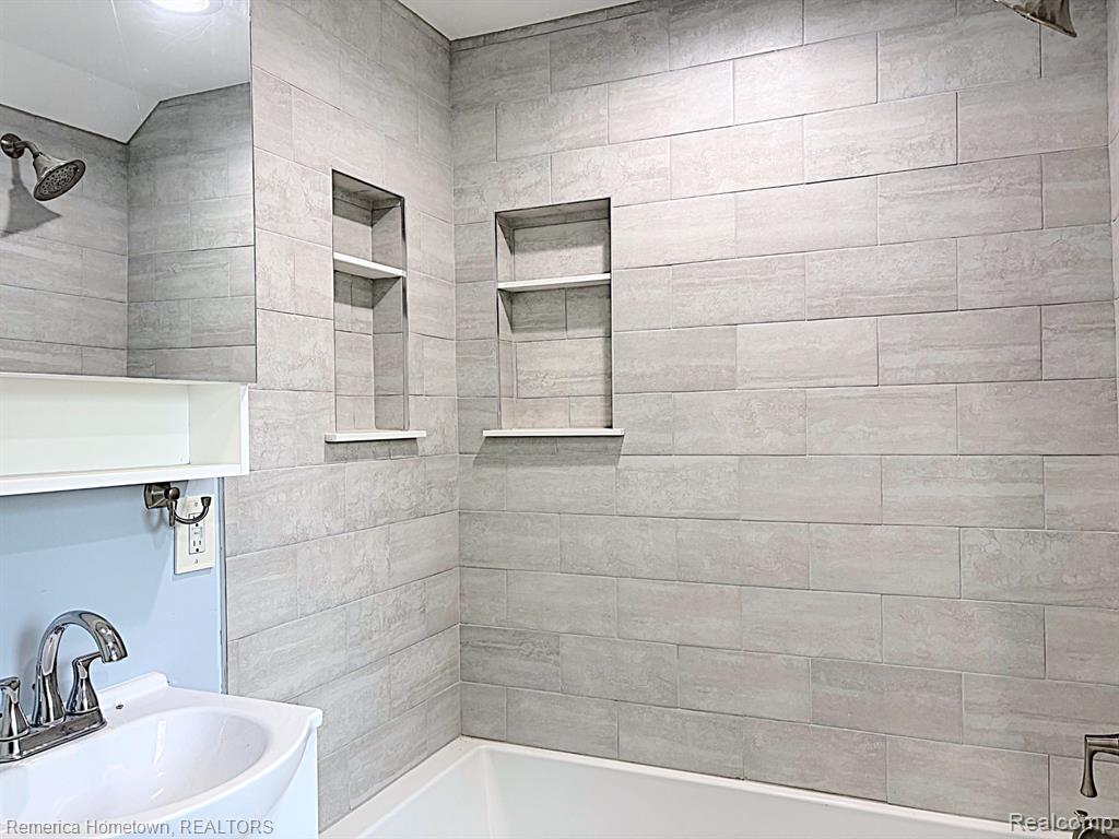 9614 Auburndale Street, Livonia, MI 48150 — Photo 20