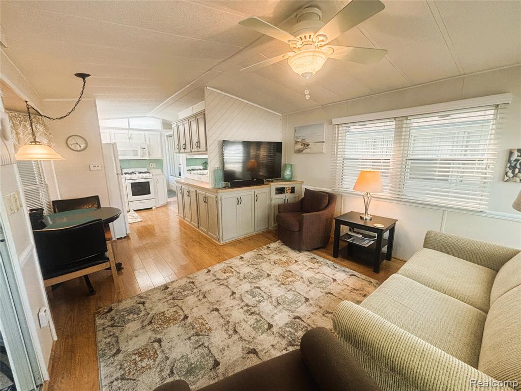 5244 Independence Lane, 52, Lexington, MI 48450 — Photo 22