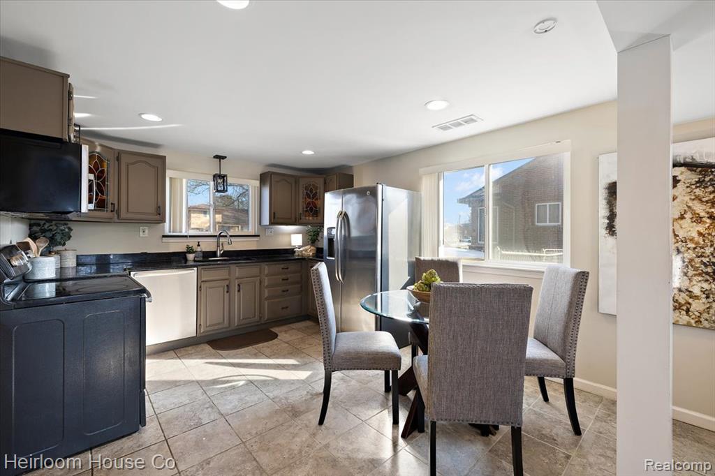 8915 Sioux, Redford, MI 48239 — Photo 4