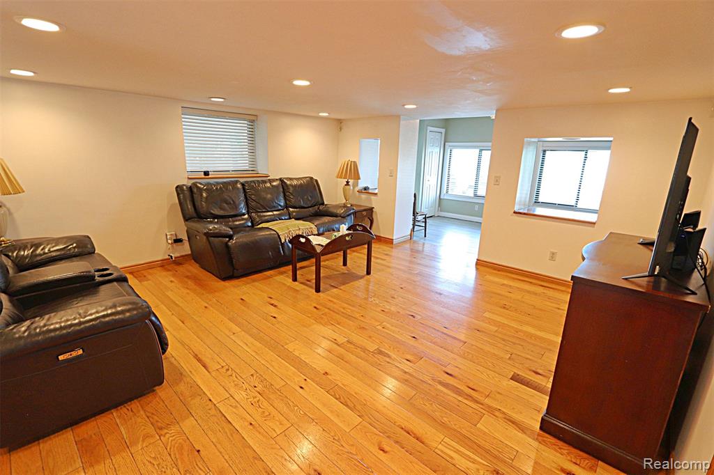 412 E Shore Drive, Whitmore Lake, MI 48189 — Photo 20