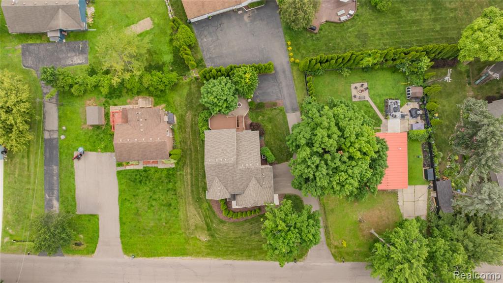 730 Leon Road, Walled Lake, MI 48390 — Photo 60