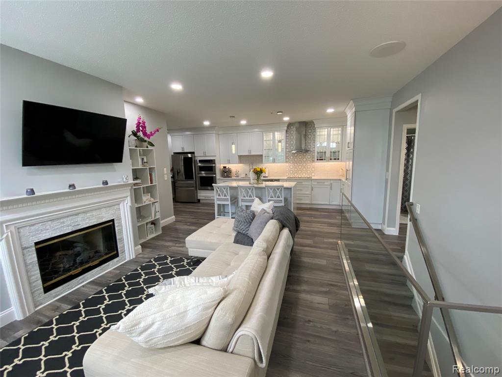 49435 Plymouth Way, Plymouth, MI 48170 — Photo 2