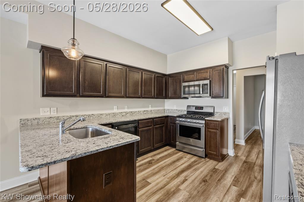 24871 Valleywood Drive, 47, South Lyon, MI 48178 — Photo 11