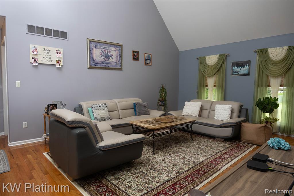 3167 Blackheath Court, Port Huron, MI 48060 — Photo 5