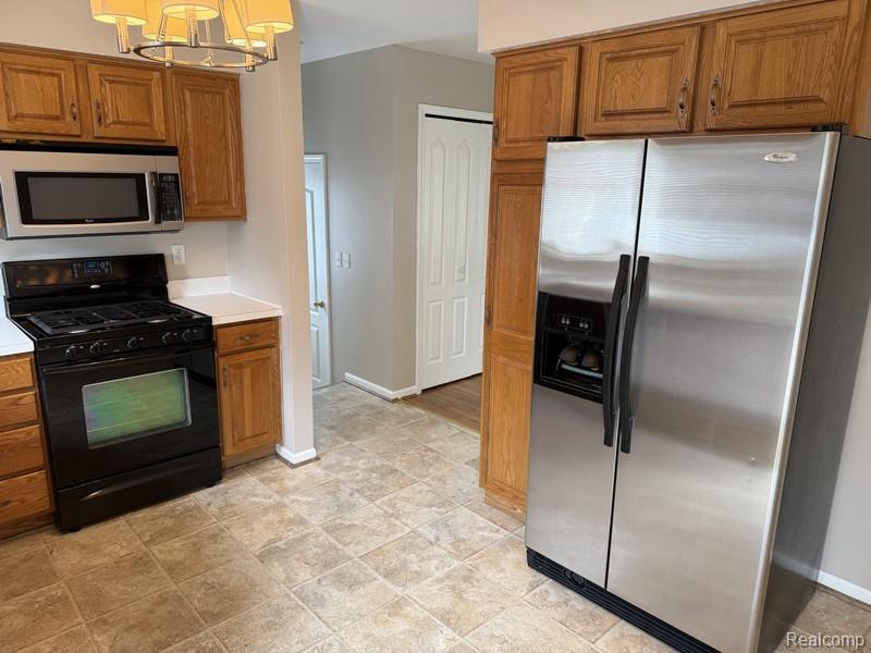 8303 Lenore Street, Dearborn Heights, MI 48127 — Photo 4