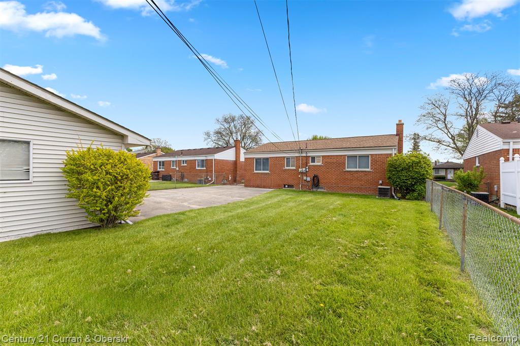 7011 Helen Street, Garden City, MI — Photo 30