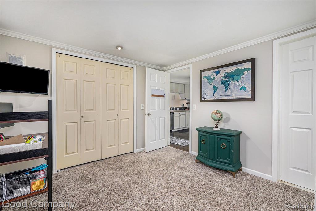 47595 Frederick Road, Shelby Twp, MI 48317 — Photo 14
