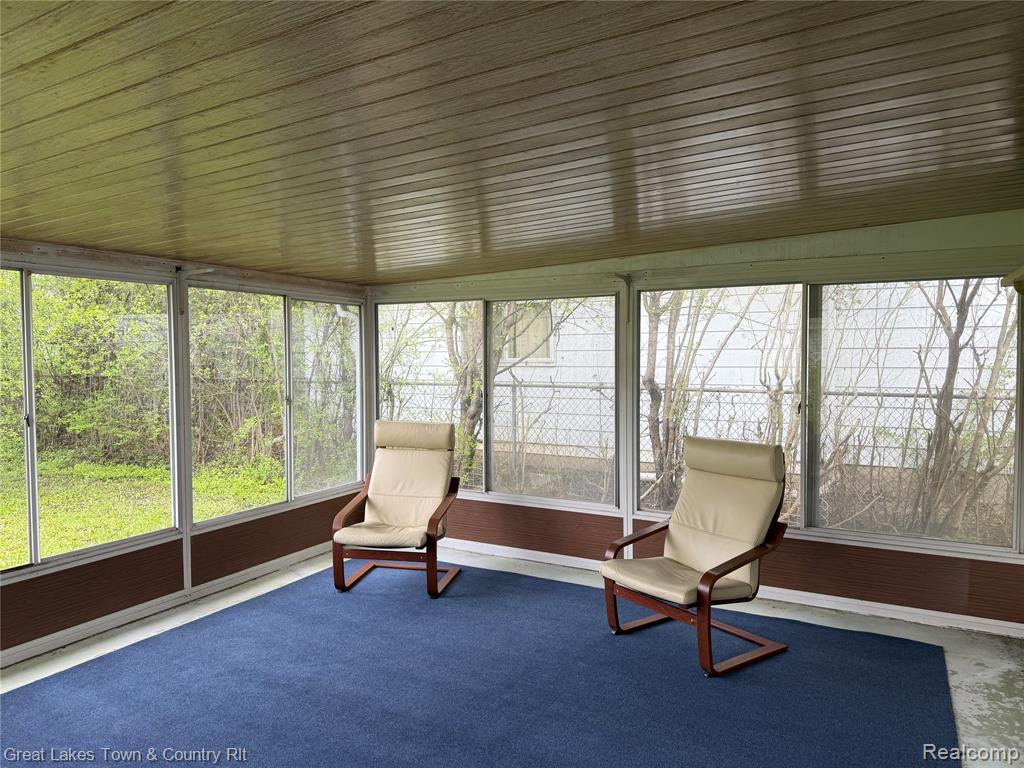 728 Jamestown Road, Auburn Hills, MI 48326 — Photo 15