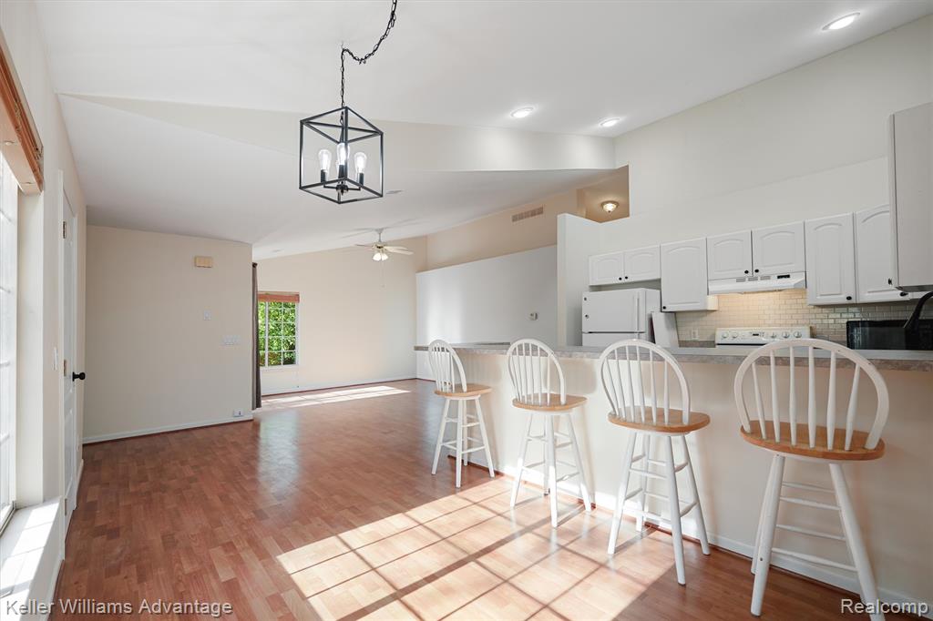 867 Saybrook Drive, Waterford, MI 48327 — Photo 9