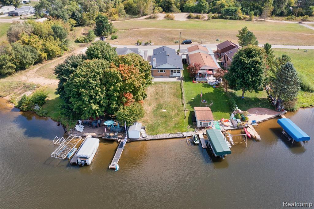 2615 WOODLAND COVE Drive, Brighton, MI 48114 — Photo 2