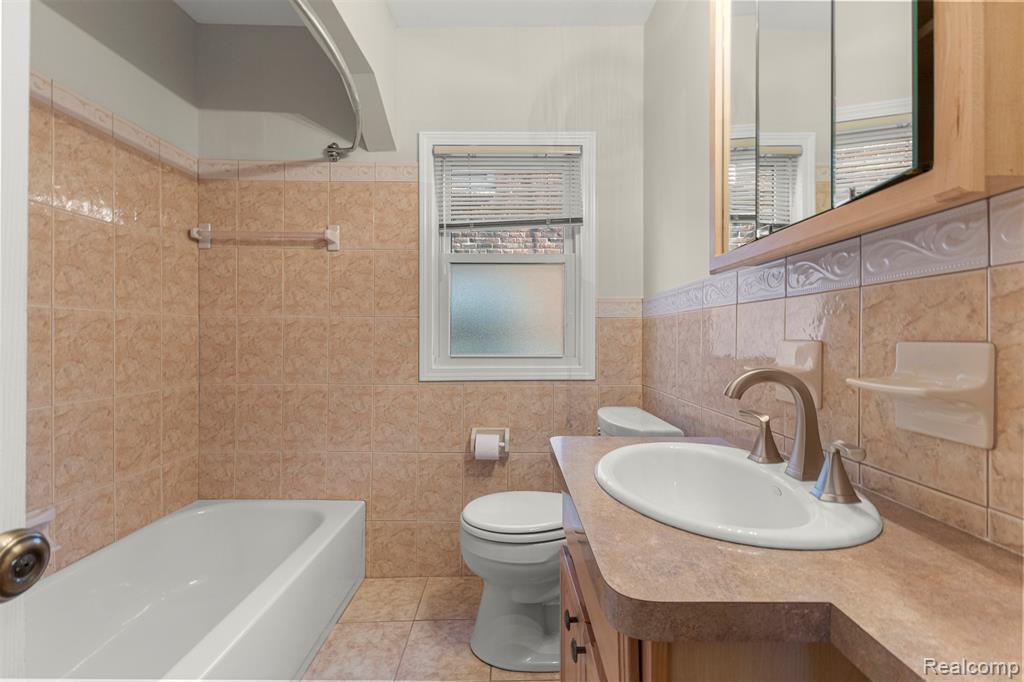 7800 Brace Street, Detroit, MI 48228 — Photo 15
